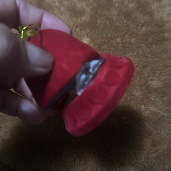 Elegant Gold Stud Earrings - Picture 7 of 9